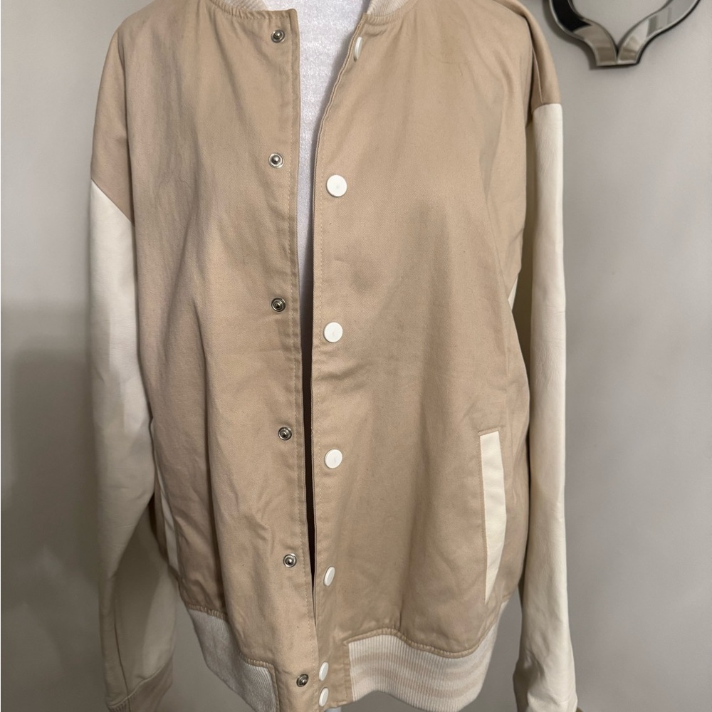 Men's Tan and White Jacket